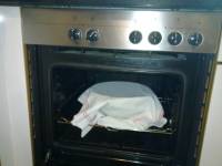 On recouvre le plat d'une serviette et on place le tout au four à 50 degrés pour 1 heure